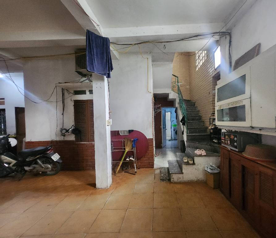 PHẠM VĂN ĐỒNG – BÁN ĐẤT TẶNG NHÀ 3 TẦNG- MẶT NGÕ THÔNG – TƯƠNG LAI RẠNG NGỜI,